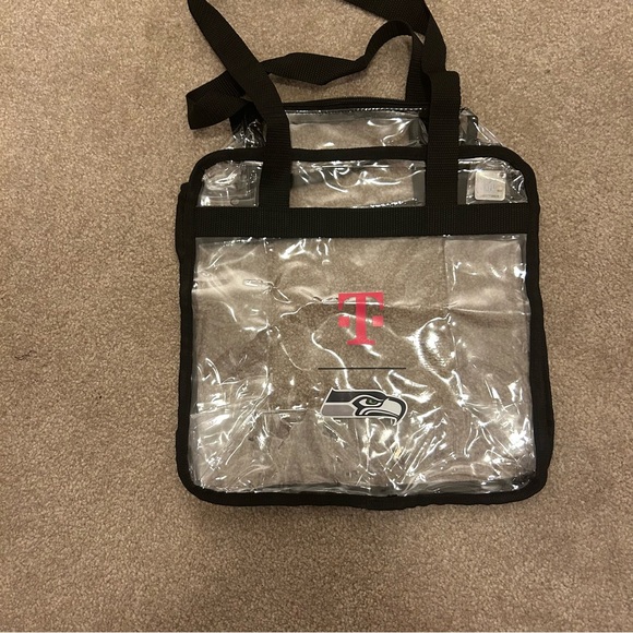 Go Hawks - Seattle Seahawks Bundle including official NFL sponsored gear - Picture 12 of 16